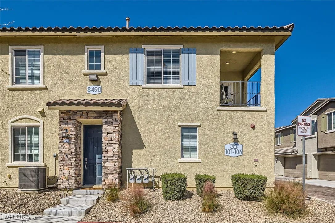 Home in a planned community, representing the $500K+ band